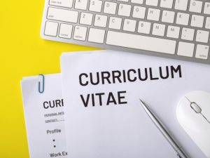 سی وی (CV) چیست و چگونه باید آن را بنویسیم؟